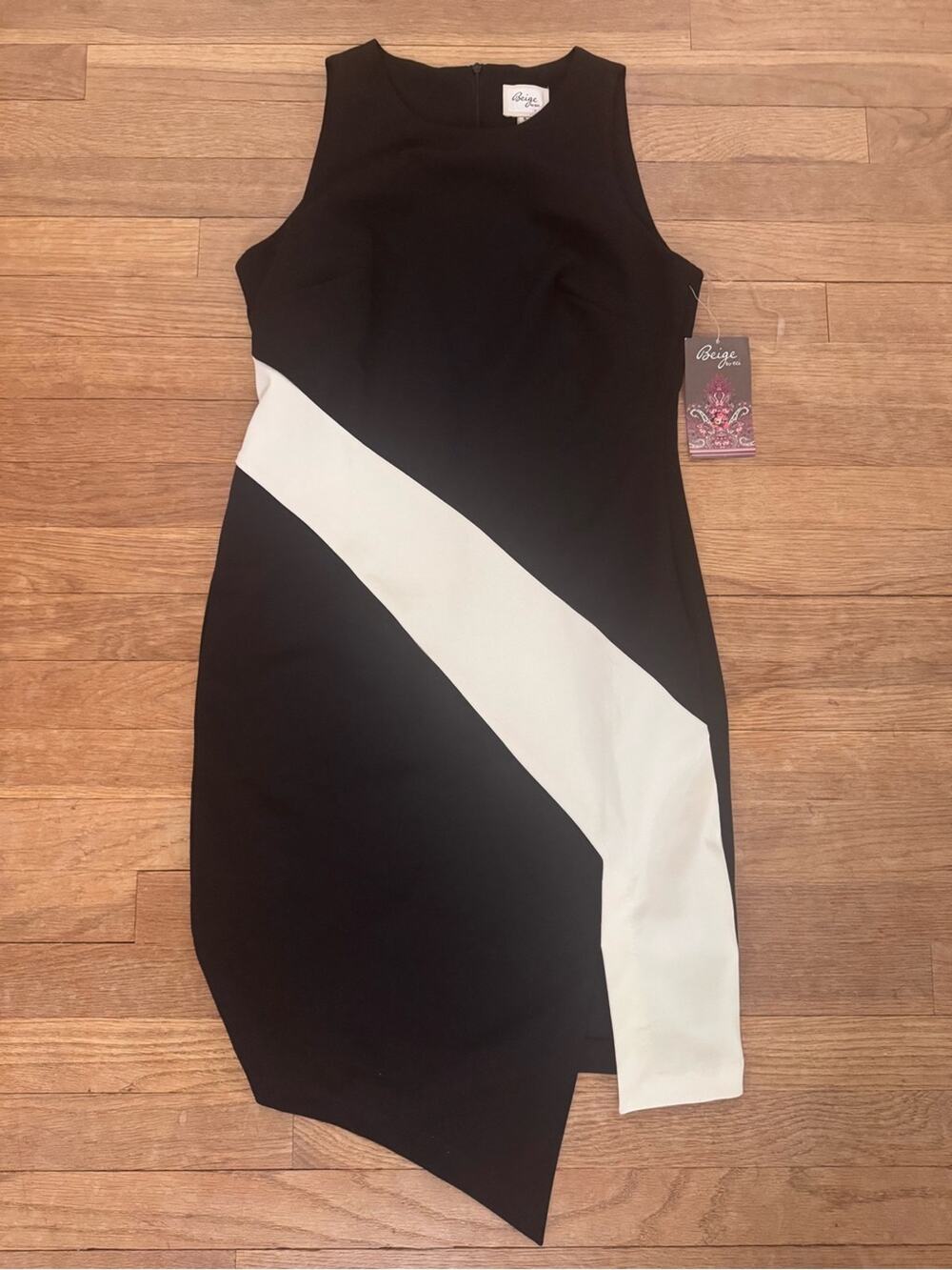 NWT Beige by ECI Women's Black White Colorblock Asymmetric Midi Dress Sz 6
b13